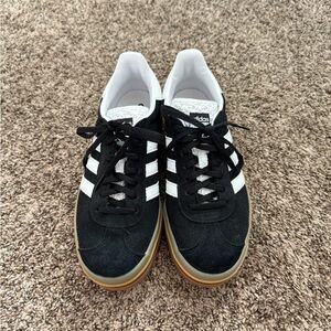 Adidas Women’s Black/White Gazelles in Size 9